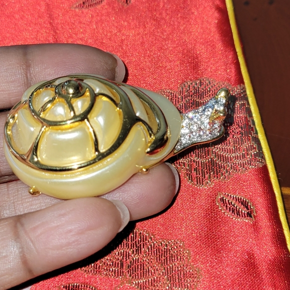 KJL KENNETH JAY LANE VINTAGE "MADAME ESCARGOT" SNAIL PIN BROOCH GOLD CRYSTAL - Picture 3 of 4
